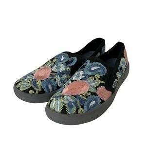 BareTraps Bonaire Embroidered Slip On Casual Floral Sneaker 10